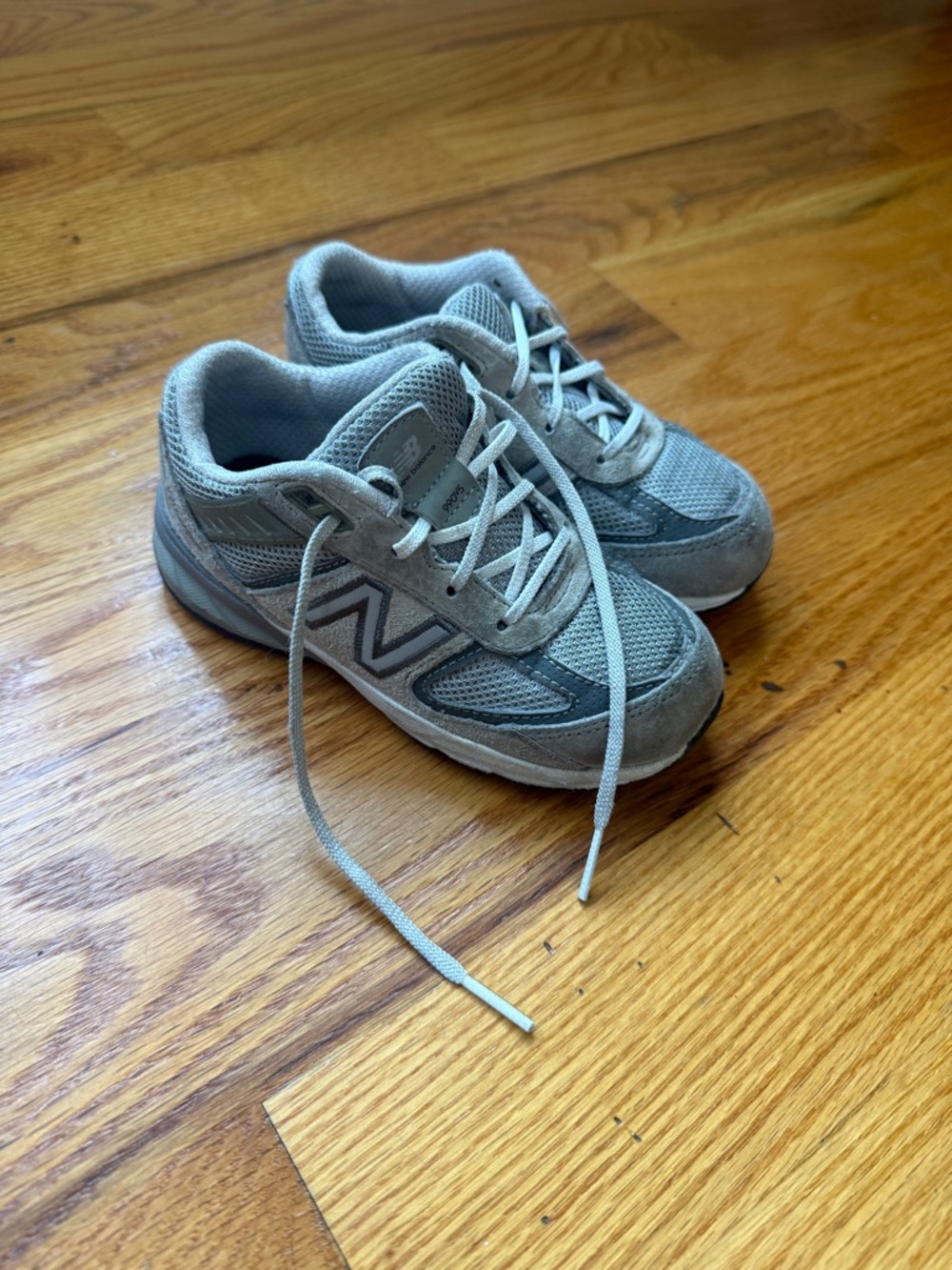 New Balance 990